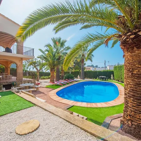 Fustera - Plusholidays * Benissa